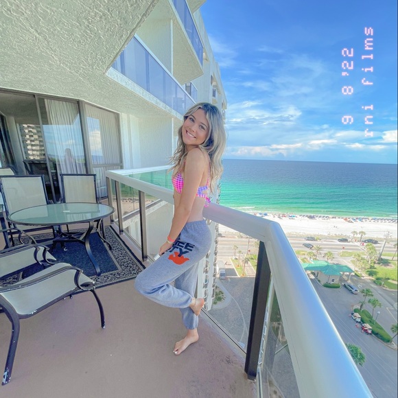 Meet your Posher, Rylee - Picture 1 of 4